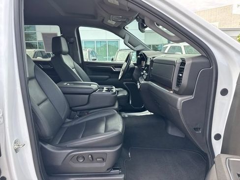 Used 2025 GMC Sierra 1500 SLT AWD/4WD image 17