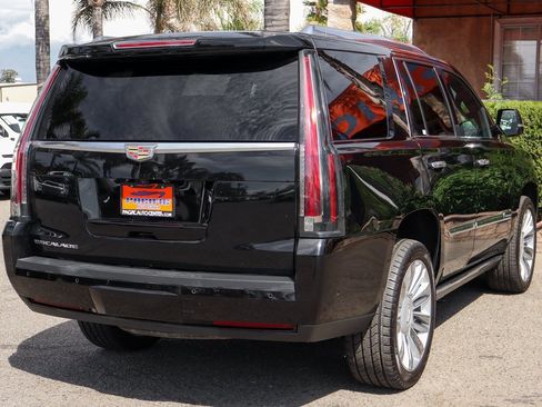 Used 2019 Cadillac Escalade Platinum image 9