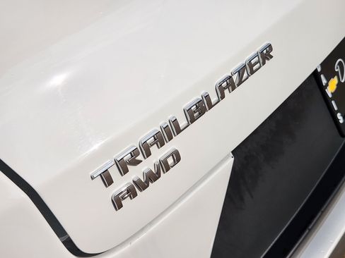 Used 2025 Chevrolet TrailBlazer LT AWD/4WD image 13