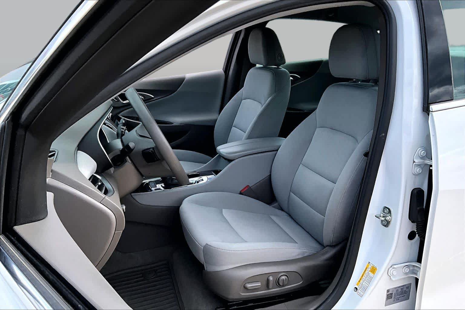 Used 2023 Chevrolet Malibu LT FWD image 6