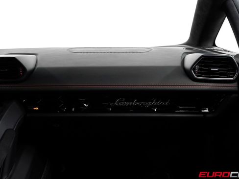 Used 2021 Lamborghini Huracan EVO RWD image 33