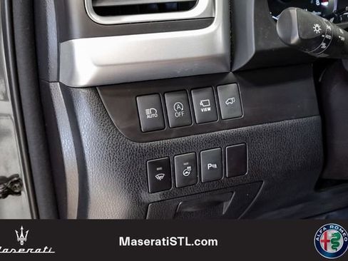 Used 2017 Toyota Highlander Limited Platinum image 9