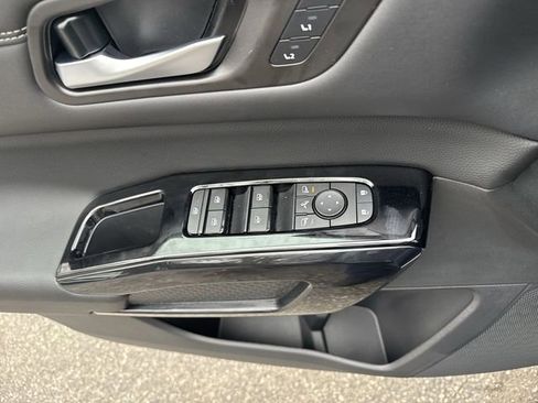 New 2026 Nissan Pathfinder Platinum image 29