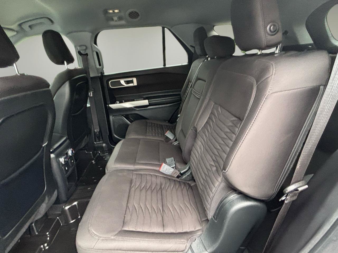 Used 2020 Ford Explorer XLT w/ Comfort Package AWD/4WD image 16