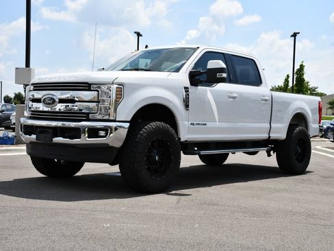 Used 2019 Ford F250 Lariat w/ Lariat Value Package AWD/4WD image 3