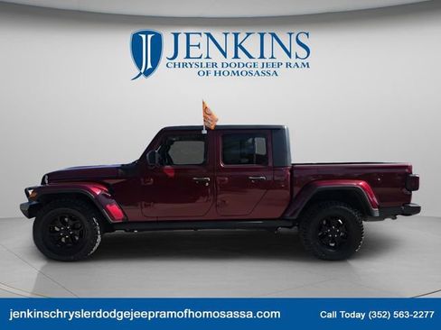 Used 2021 Jeep Gladiator Willys image 10