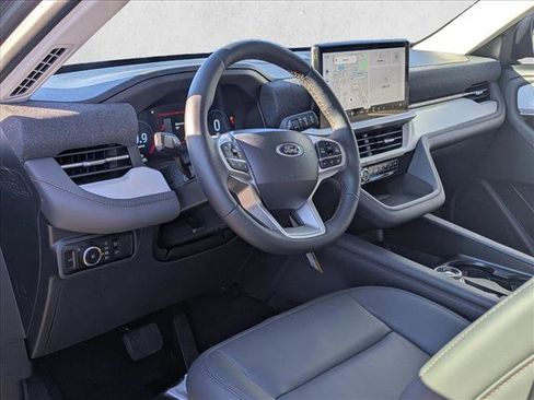 New 2026 Ford Explorer Active w/ Active Comfort Package image 3