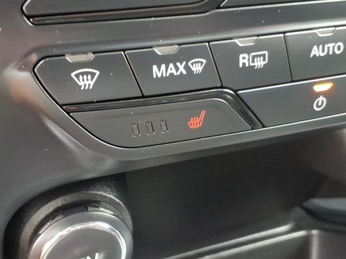 Used 2019 Ford Ranger XLT w/ Equipment Group 302A Luxury AWD/4WD image 10