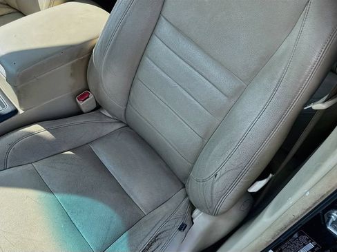 Used 2015 Toyota Camry LE FWD image 21