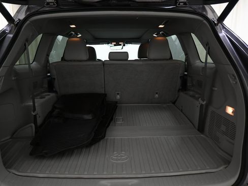 Used 2019 Toyota Highlander Limited image 25