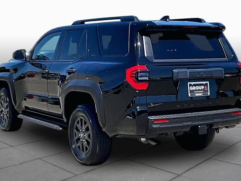 Used 2025 Toyota 4Runner SR5 AWD/4WD image 11