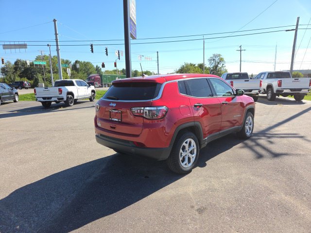 Used 2024 Jeep Compass Sport AWD/4WD image 7