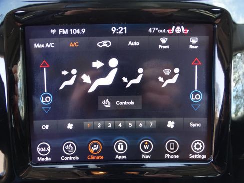 Used 2020 Jeep Cherokee Limited w/ Luxury Group AWD/4WD image 28
