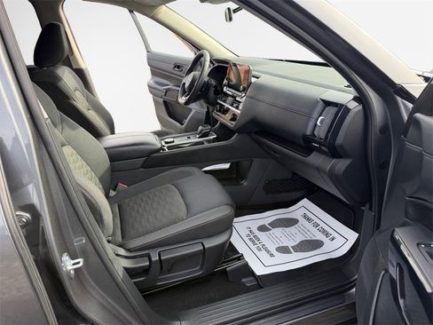 Used 2025 Nissan Pathfinder SV w/ Cargo Package image 26