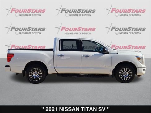 Used 2021 Nissan Titan SV w/ Accessory Utility Package image 3