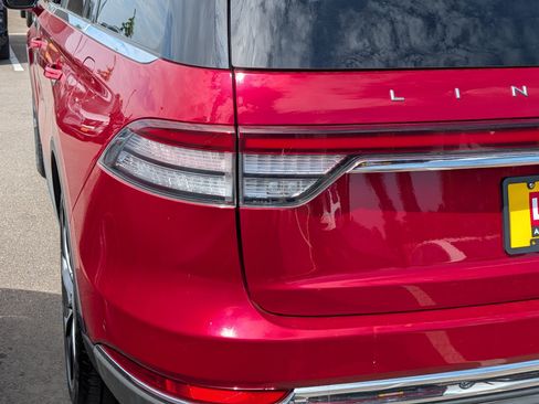 Used 2020 Lincoln Aviator Reserve w/ Equipment Group 202A AWD/4WD image 17