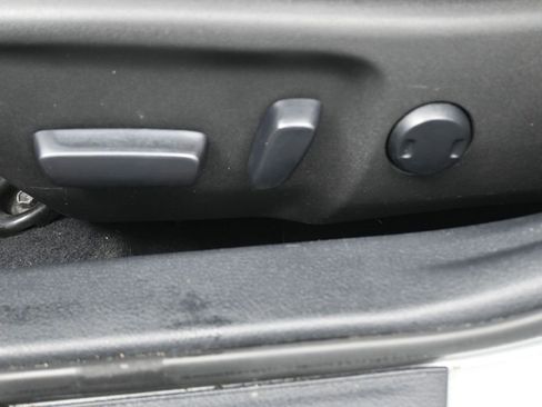 Used 2016 Toyota Camry SE image 33