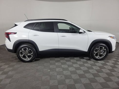 New 2026 Chevrolet Trax LT image 3
