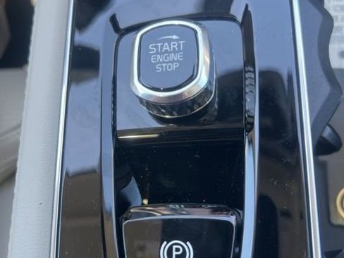 New 2026 Volvo XC90 T8 Ultra w/ Protection Package Premier image 17