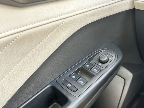 Certified 2025 Volkswagen Taos SEL w/ Black Wheel Plus Package image 25