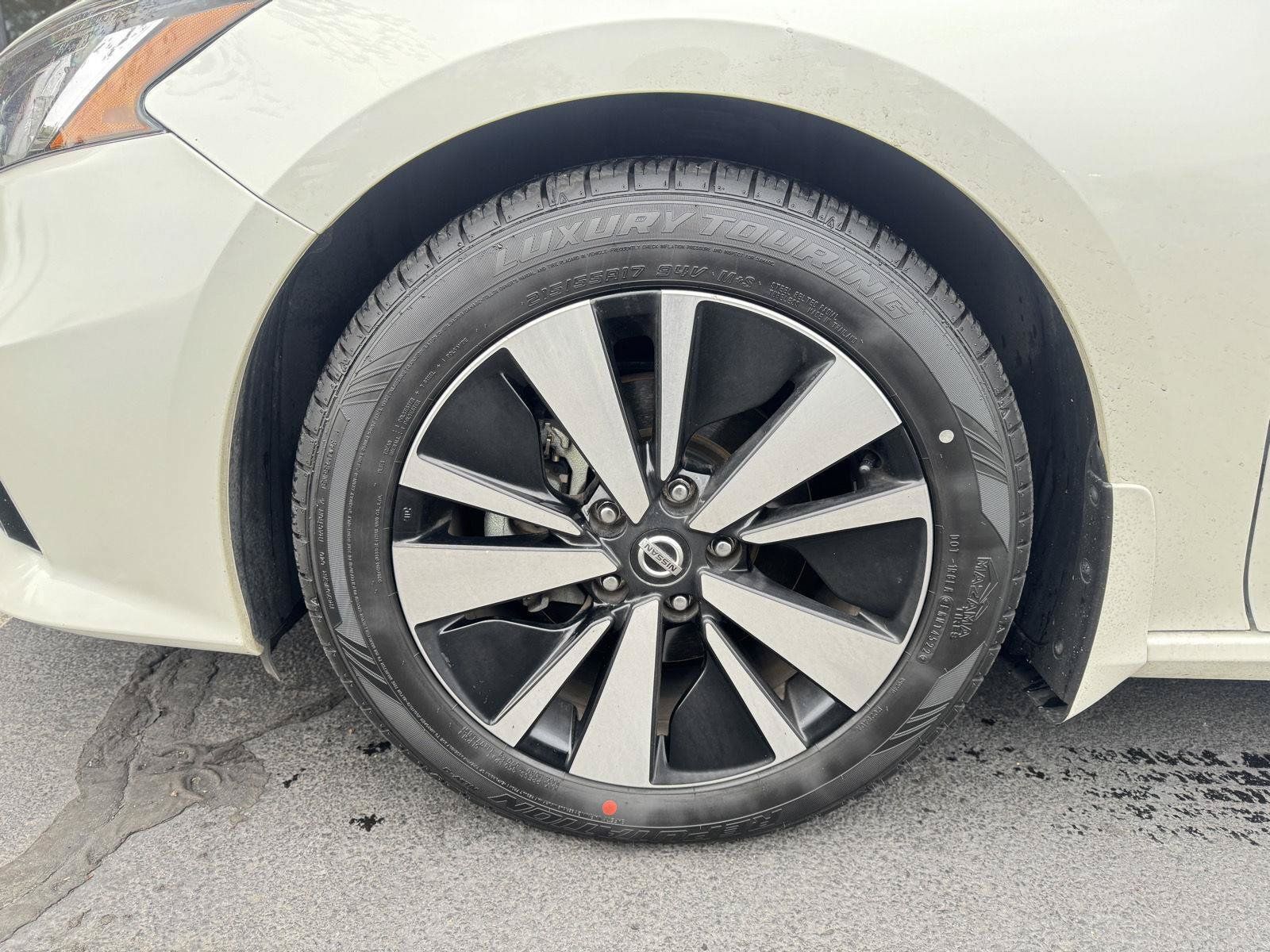 Used 2019 Nissan Altima 2.5 SV FWD image 9