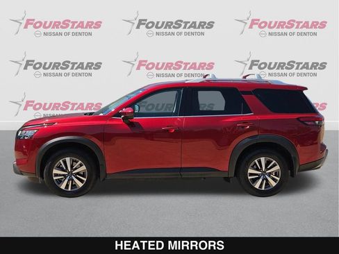 Used 2023 Nissan Pathfinder SL w/ Black Appearance Package FWD image 8