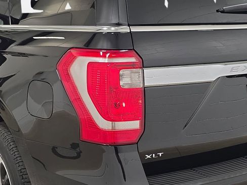 Used 2019 Ford Expedition XLT w/ Equipment Group 202A AWD/4WD image 33