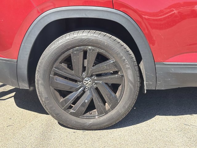 Used 2022 Volkswagen Atlas Cross Sport SE w/ Panoramic Sunroof Package FWD image 5