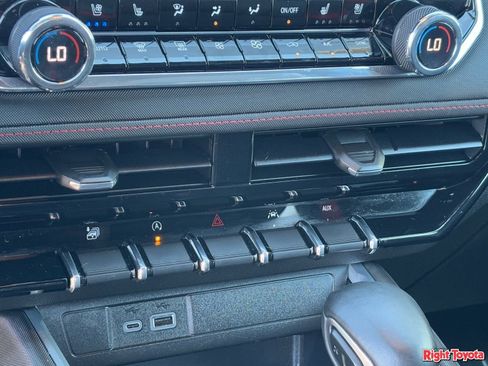 Used 2023 Chevrolet Colorado Z71 w/ Z71 Convenience Package 2 image 28