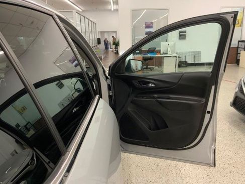 Used 2020 Chevrolet Equinox LT w/ Driver Convenience Package FWD image 29