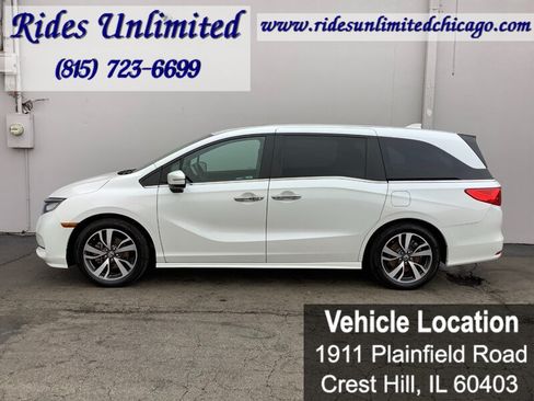 Used 2024 Honda Odyssey Touring image 3