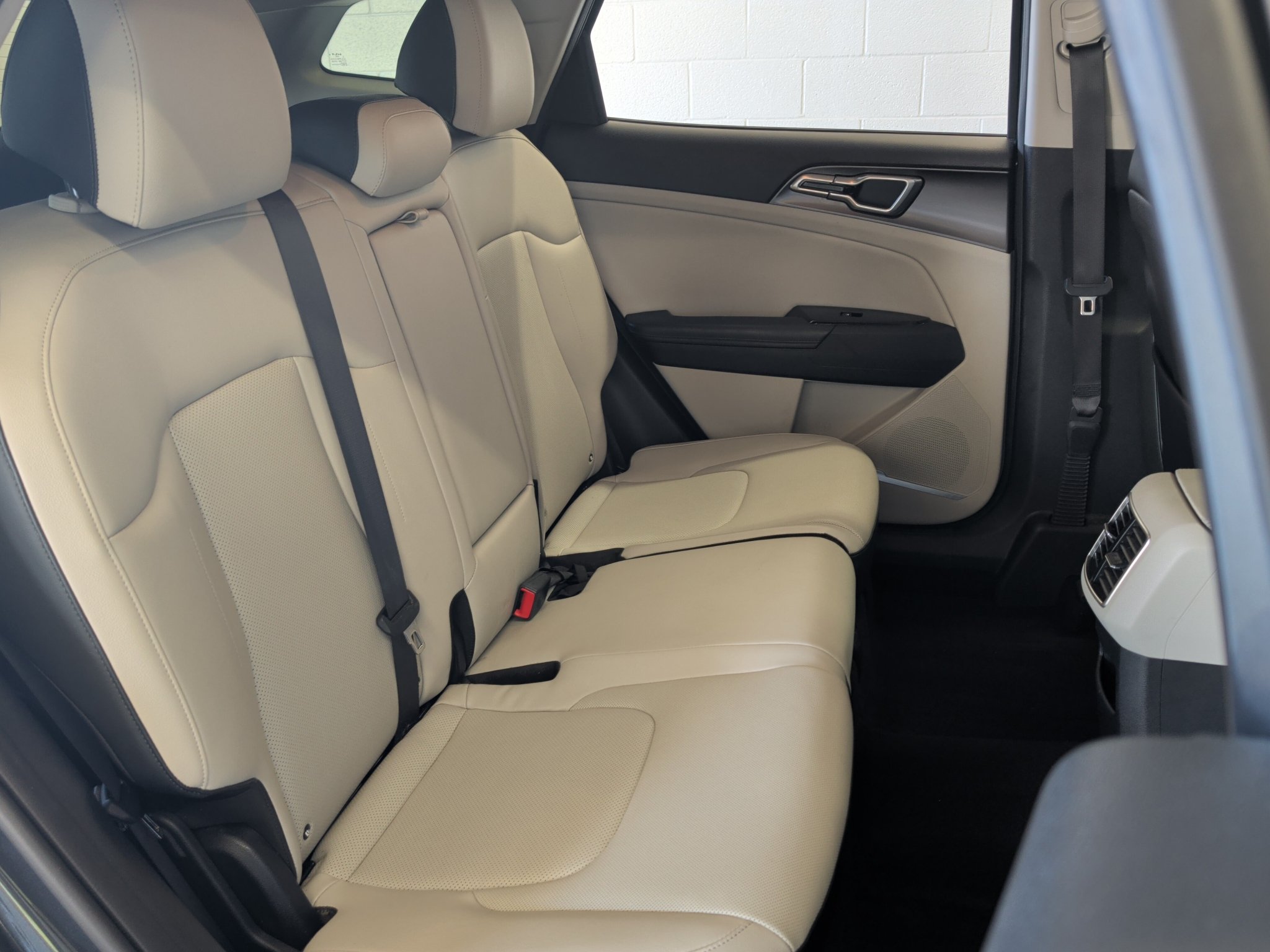 Certified 2023 Kia Sportage EX FWD image 16