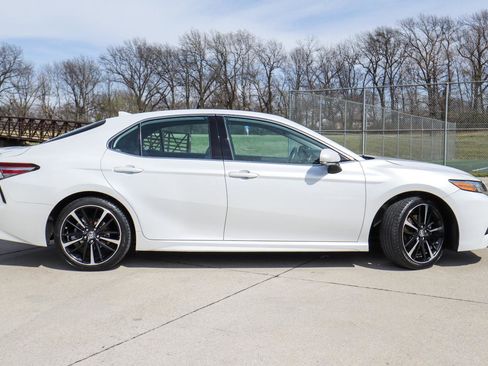 Used 2019 Toyota Camry XSE w/ Carpet Mat Package image 5