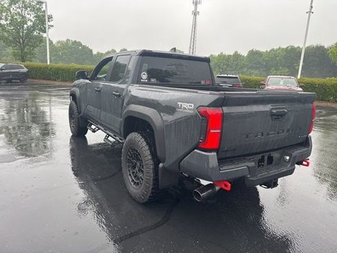 Used 2025 Toyota Tacoma TRD Off-Road AWD/4WD image 8