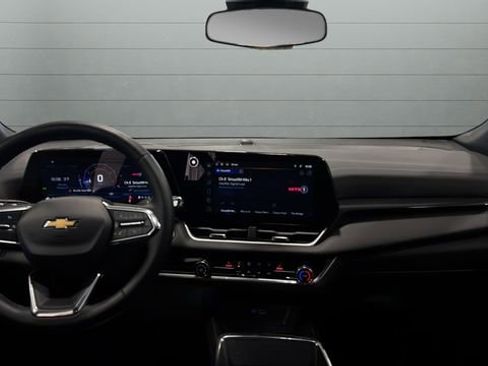 Used 2025 Chevrolet Equinox LT image 9