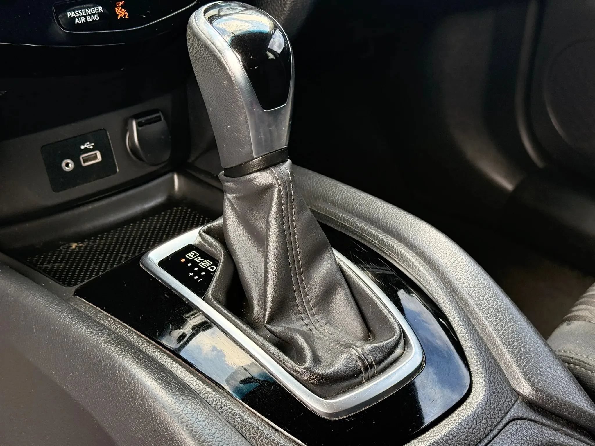 Used 2018 Nissan Rogue SV AWD/4WD image 27