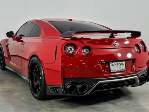 Used 2018 Nissan GT-R Premium AWD/4WD image 10