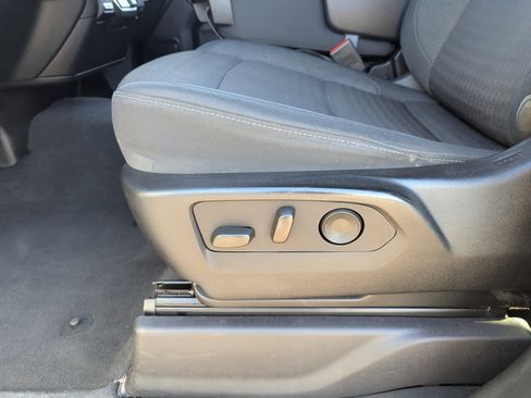 Used 2024 Chevrolet Silverado 2500 Custom w/ Custom Value Package image 28