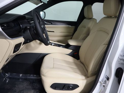 New 2026 Jeep Grand Cherokee Limited AWD/4WD image 15