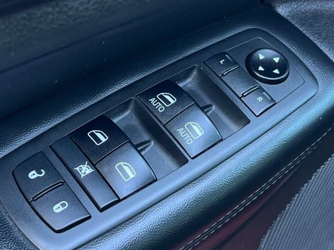 Used 2021 Jeep Grand Cherokee Laredo X AWD/4WD image 13