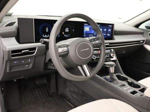 Used 2026 Hyundai Sonata SE FWD image 14