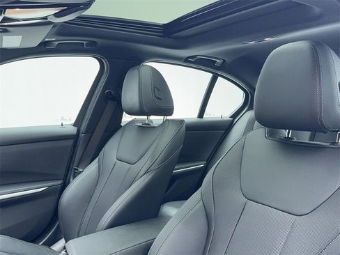 Used 2025 BMW 330i Sedan image 34