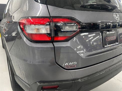Used 2023 Honda Pilot LX image 27