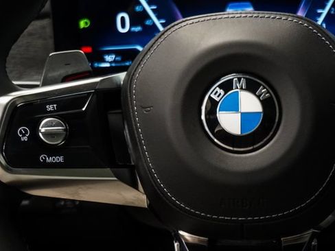 Used 2023 BMW 740i RWD image 15