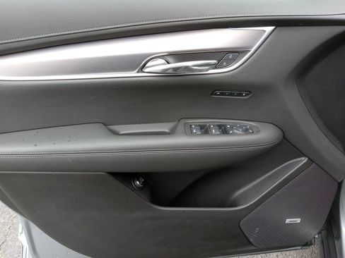 Used 2024 Cadillac XT6 Luxury w/ LPO, Floor Liner Package AWD/4WD image 9