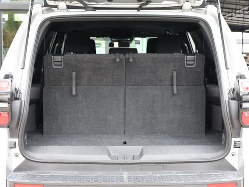 Used 2025 Toyota 4Runner SR5 AWD/4WD image 8