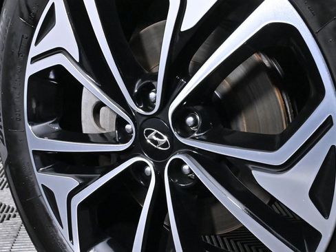 Used 2020 Hyundai Santa Fe Limited image 32