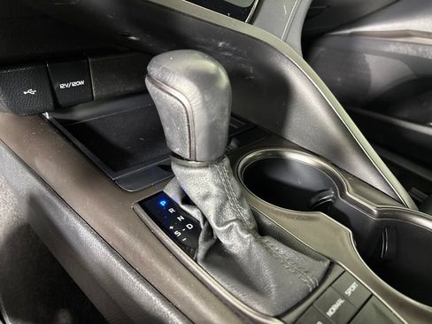 Used 2022 Toyota Camry SE FWD image 22