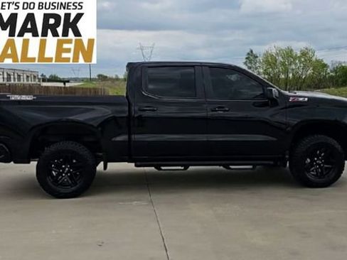 Used 2024 Chevrolet Silverado 1500 LT Trail Boss w/ Convenience Package II AWD/4WD image 9