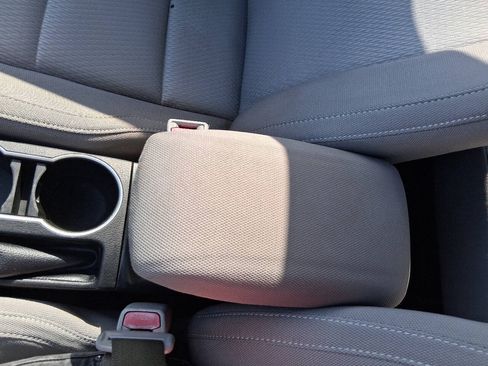 Used 2016 Toyota Corolla LE FWD image 29